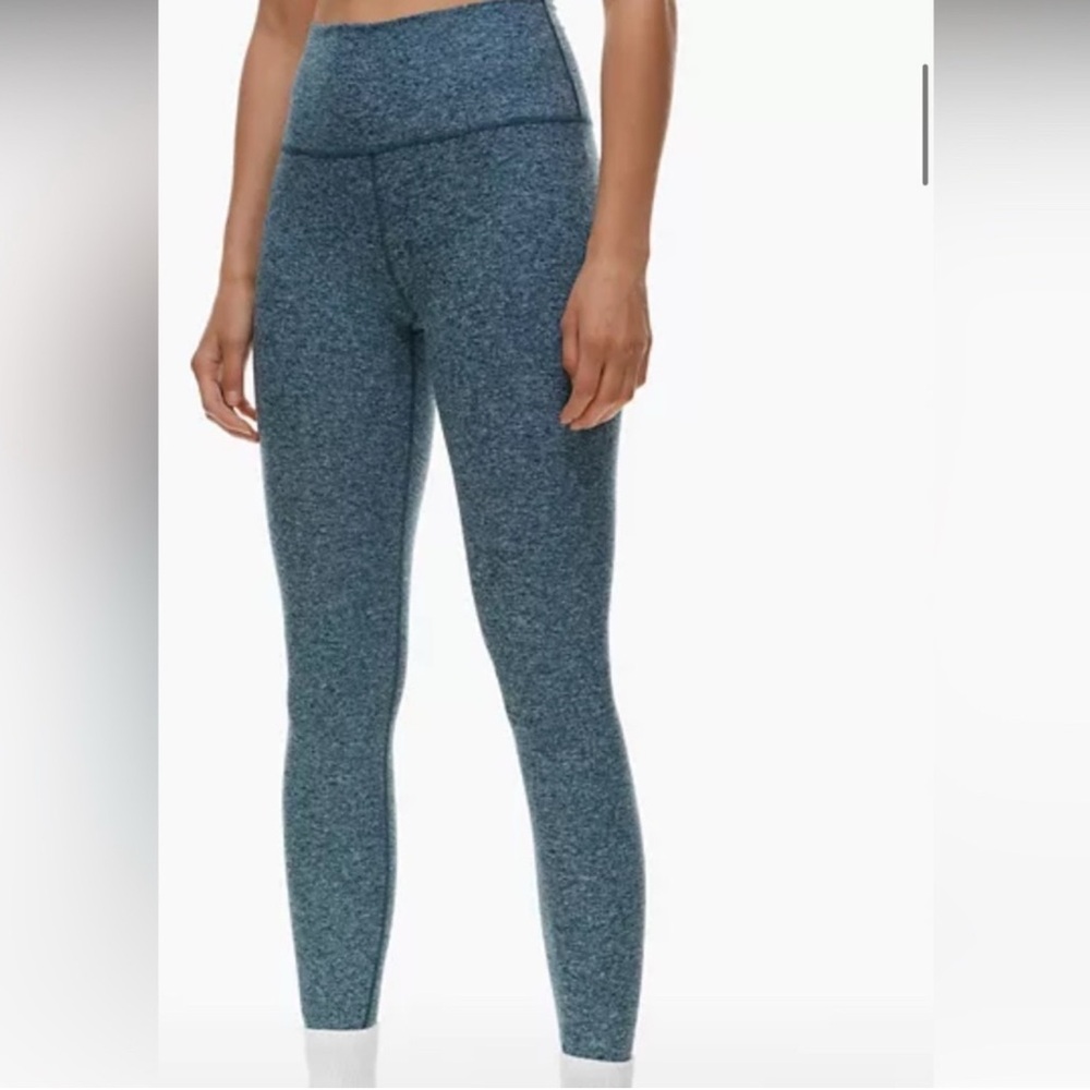 Aritzia TNA Leggings